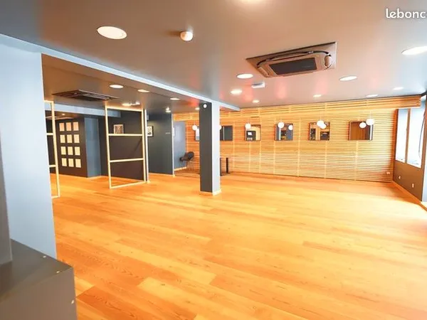 Bureau 239 m² 