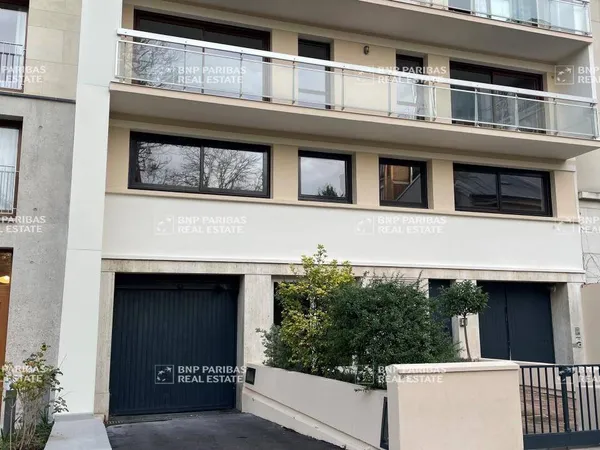 Bureaux 139 m² 