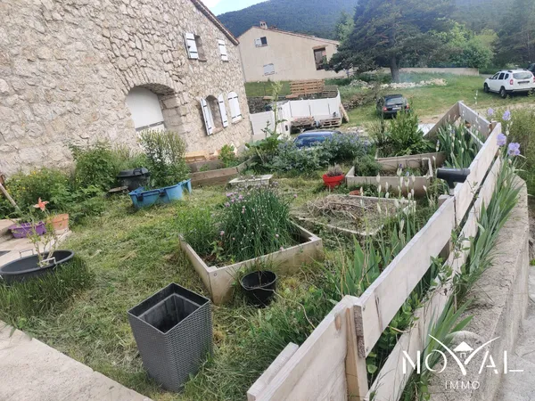 SERANON - Appartement avec jardin 