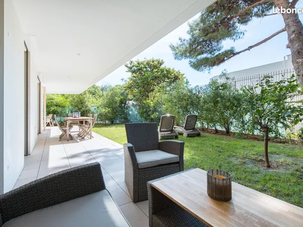 T2 50m² + Terrasse couverte 38m² + Jardin privatif 100m² - Accès privé direct aux plages du 
