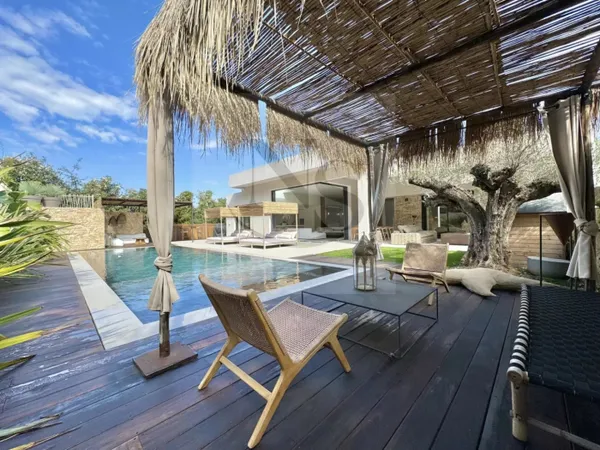 AIX-EN-PROVENCE / VILLA D'ARCHITECTE D'EXCEPTION 