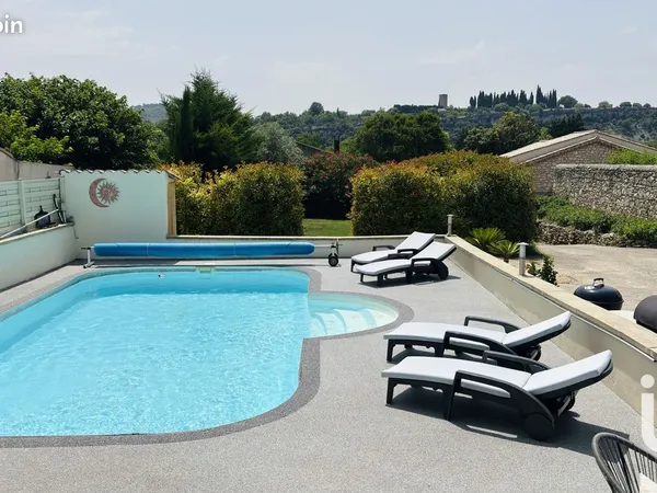 Villa 9 pièces 206 m² 