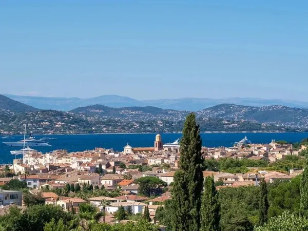 Saint-Tropez - Villa contemporaine d'exception avec vue mer pano 