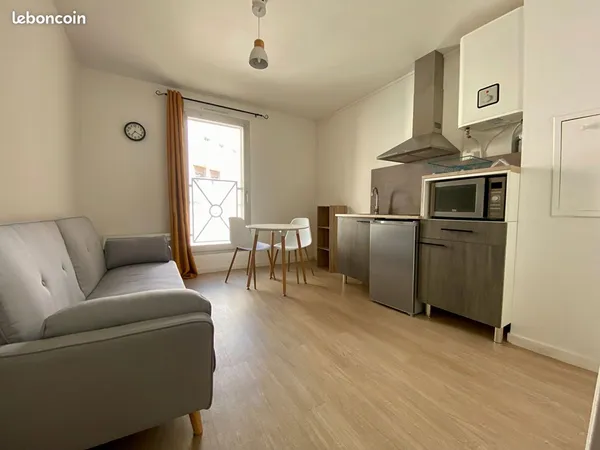 Studio 1 pièce 16 m² 
