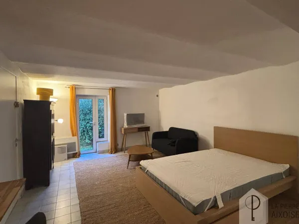 Studio 1 pièce 27 m² 