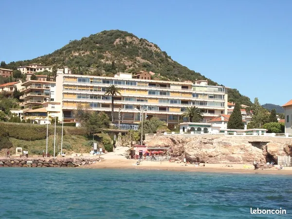 Libre aujourd hui beau studio meuble proxi cannes 