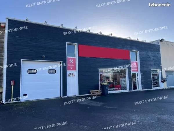 Local d'activité 335 m² 