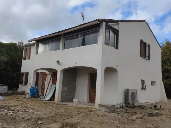 Vends haut de villa greasque 