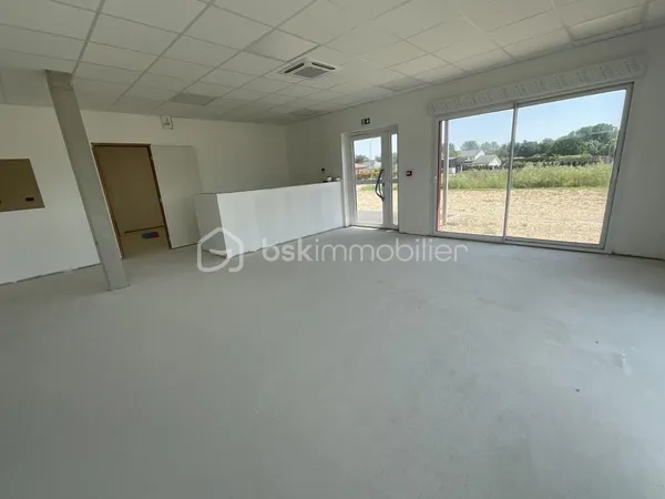 ENSEMBLE IMMOBILIER PROFESSIONNEL - LOCAL + APPARTEMENT + GARAGE - 410 m² - ZONE ARTISANALE 