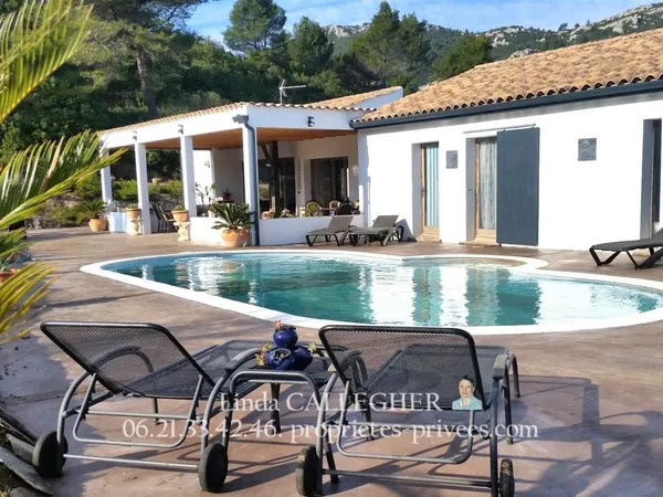 Villa 5 pièce(s) 222 m2 