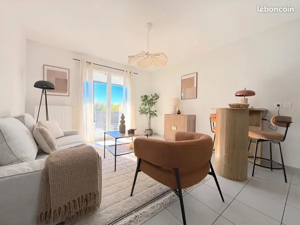 400 m centre bourg en 3ème ligne AU CALME - Appt T2 41 m2 1er et DERNIER ETAGE - TERRASSE COUVERTE 