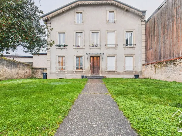Immeuble 12 pièces 300 m² 