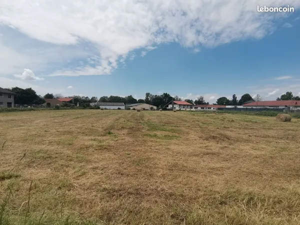 Terrain 446 m² Juillan 