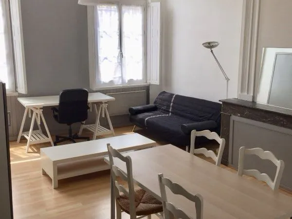 Particulier loue T2 meublé 45m2 Libourne bail E.des lieux gratuits 