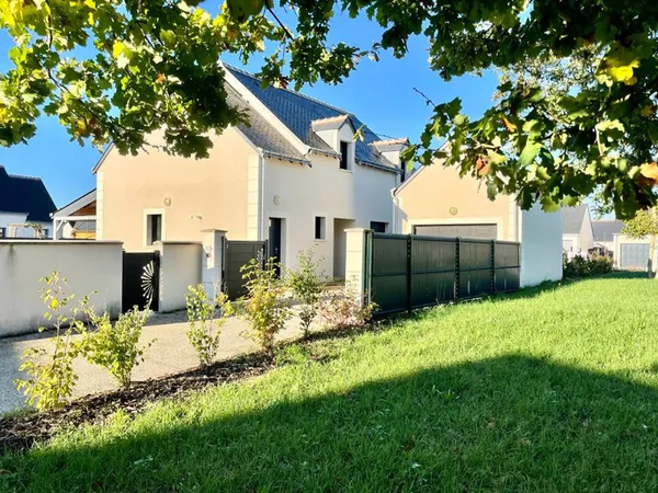 COUP DE COEUR POUR CETTE BELLE MAISON de 2020 FONCTIONNELLE