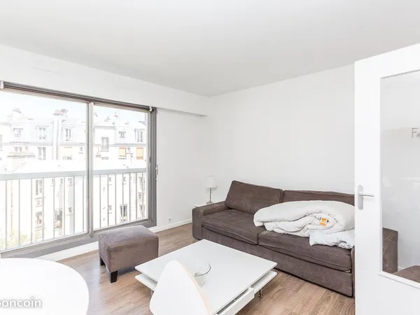 Studio 1 pièce 26 m² 