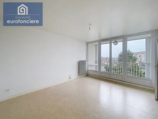 Appartement Troyes 2 pièce(s) 45 m2 avec place de parking 