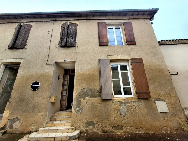 MAISON CENTRE VILLE DE SAINTE BAZEILLE 
