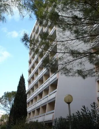 Studio 1 pièce 18 m² 