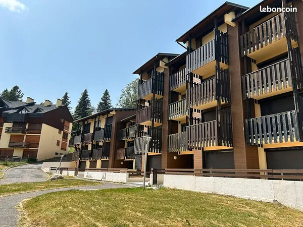 Studio 1 pièce 25 m² 