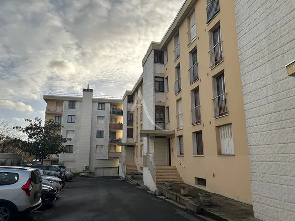 Appartement CHAMPIGNY SUR MARNE - 4 pièces - 77.49 m² 