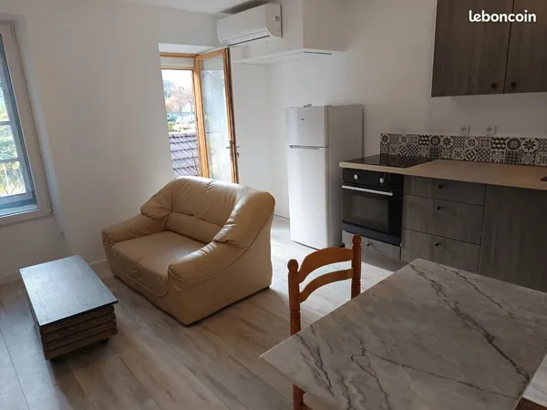 Location T2 traversant avec terrasse 