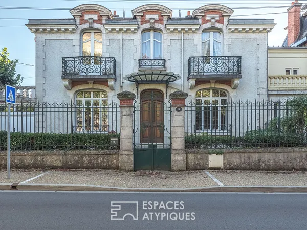 L'élégance d'une maison bourgeoise empreinte d'histoire 