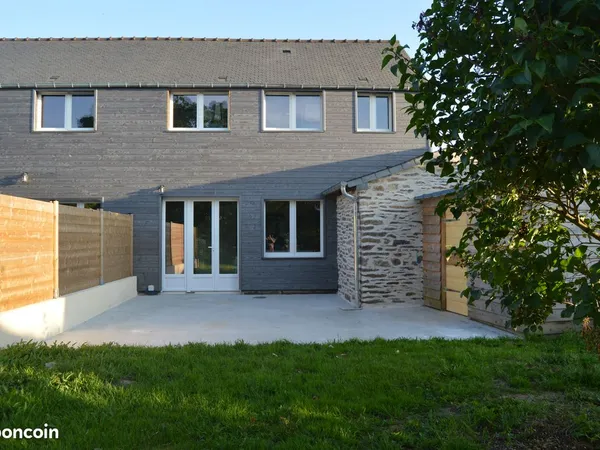 Bourg SAINT MALO DE BEIGNON 56380 Maison T3, 102 m2 rénovée en 2016 