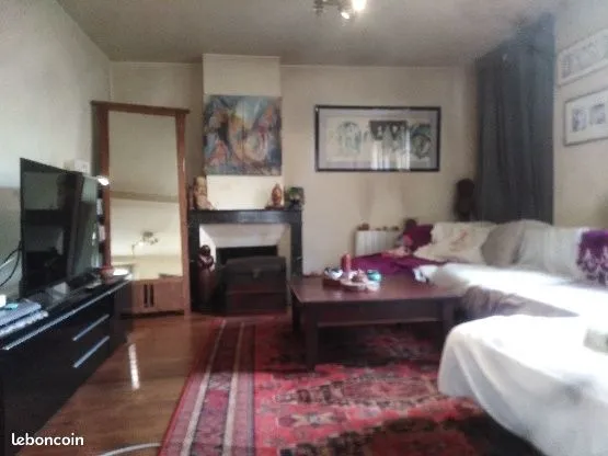 Chambre meublée disponible 