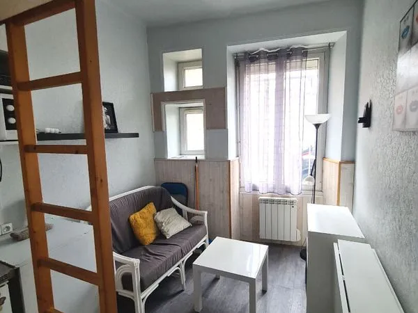 Appartement 1 pièce 9 m² 