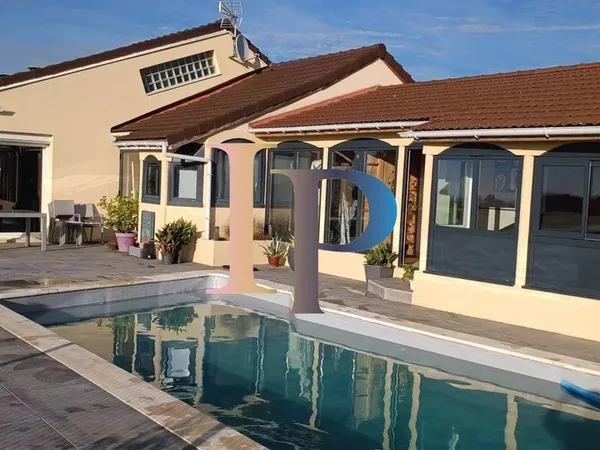 Villa 8 pièces 155 m² 