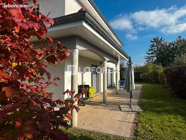 Maison 9 pièces 240 m² 