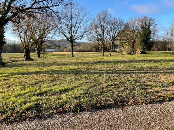 Terrain 770 m² 
