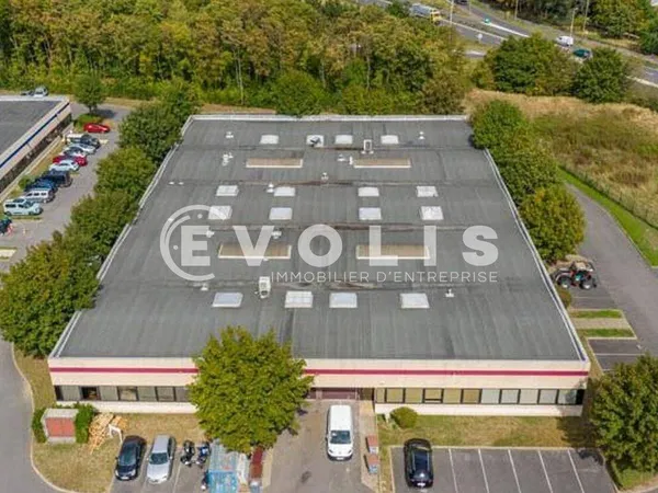 Local d'activité 1230 m² 