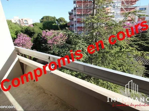 Studio 1 pièce 18 m² 