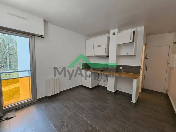 Studio 1 pièce 15 m² 