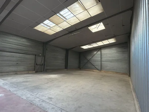 Local 252 m² Ergué-Gabéric 