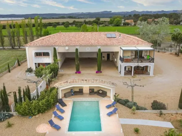 Propriété agricole au calme sur 7,6 ha avec vue 