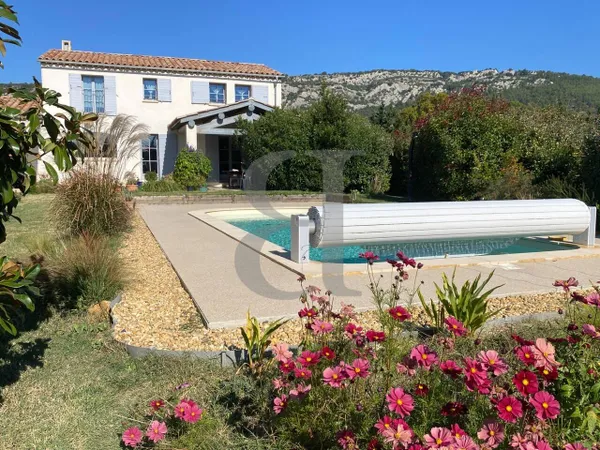 Villa 5 pièces 140 m² 