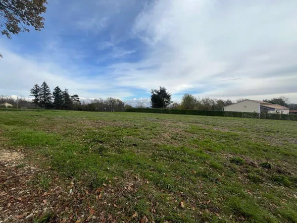 Terrain constructible 1396 m² 