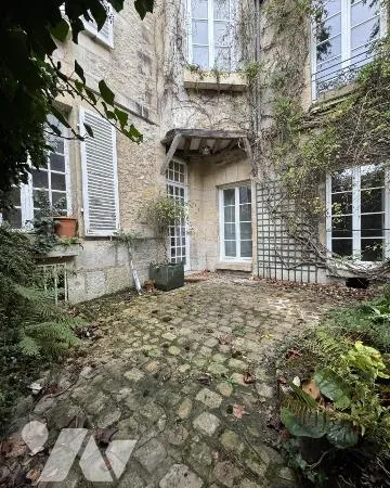 Maison 5 pièces 211 m² 