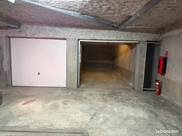 Garage à louer proche Ave des Jeux Olympiques 