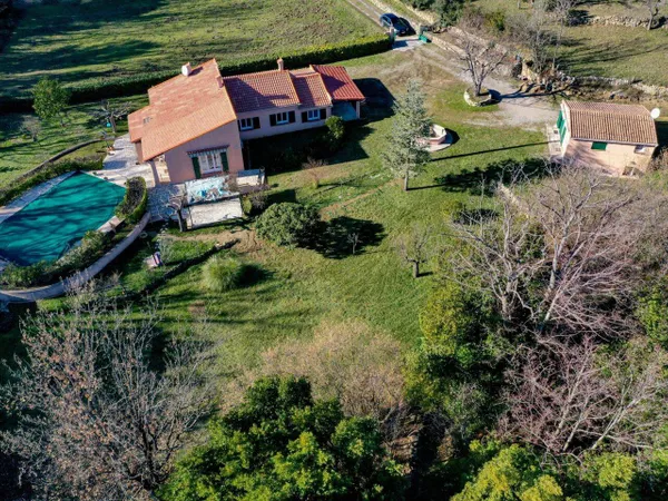 Maison de plain-pied 4 pièces 157 m² 