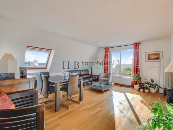 Superbe 5 pièces avec terrasse plein Sud et vue dégagée sur 