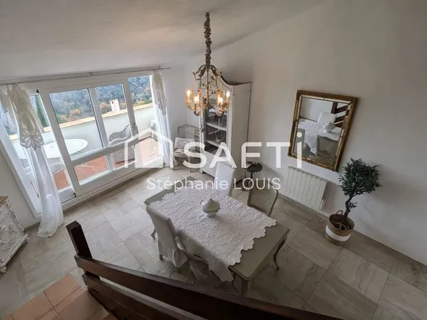CHARMANTE MAISON DE VILLE AVEC SUPERBE VUE A 180° 