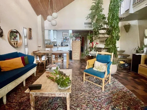 Loft 6 pièces 106 m² 