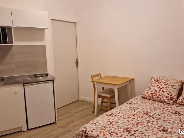 Studio meublé (eau, électricité, internet, taxe, chauffage compris) 