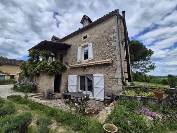 Maison 11 pièces 383 m² 