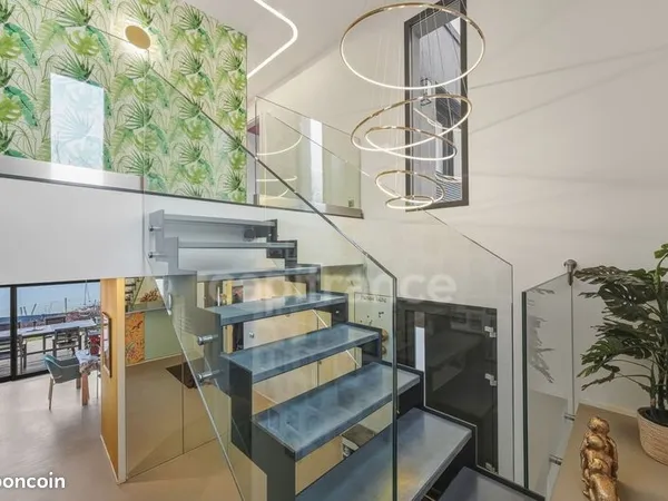 Villa 7 pièces 166 m² 