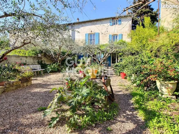 Mas 6 pièces 209 m² 